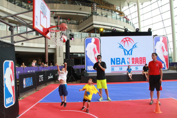 青年驱动的 青年驱动的