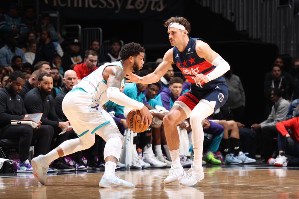 上半场结束 上半场结束