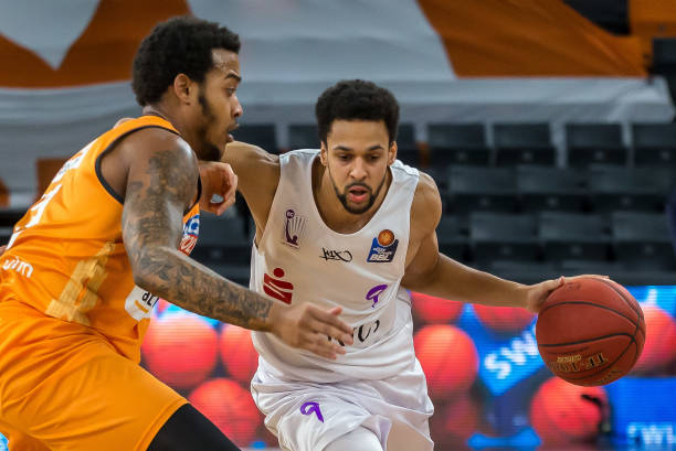 被对手连追 被对手连追