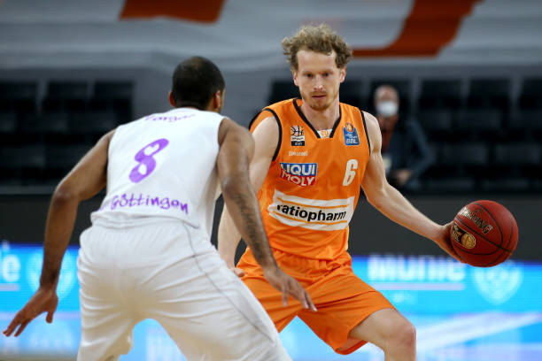 他们充分展 他们充分展